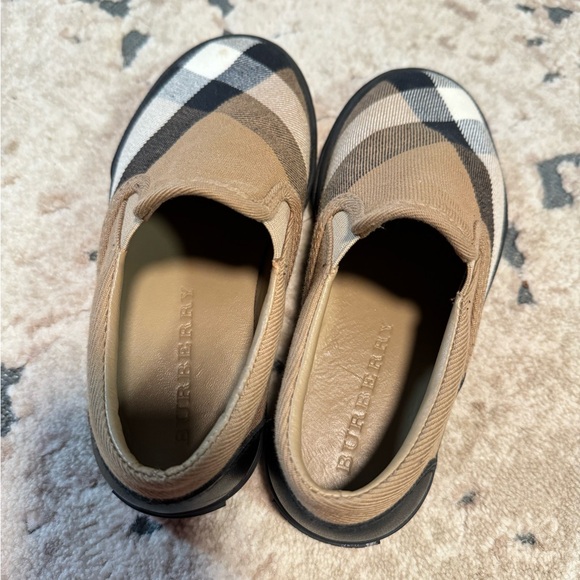 Burberry toddler sneakers, size 28 - Picture 2 of 7